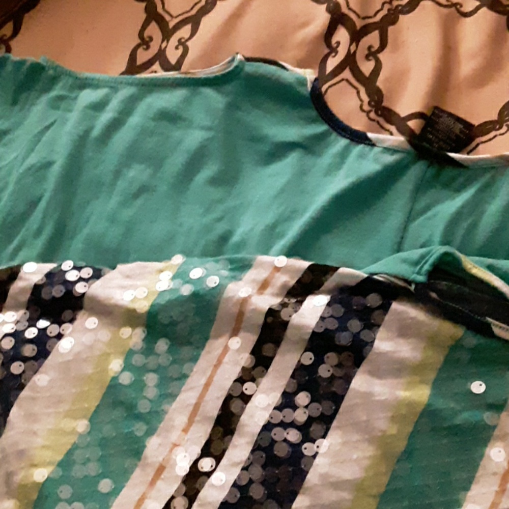 Sequined Cold Shoulder Top - Picture 4 of 4